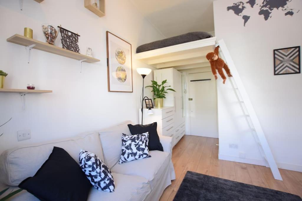 Stylish Studio Apartment Camden Лондон Экстерьер фото